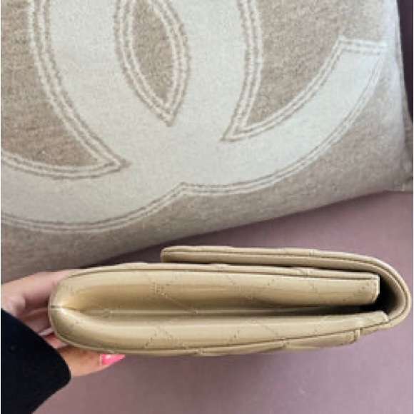 CHANEL CLUTCH ON CHAIN BAG (AUTHENTIC) - Picture 8 of 14